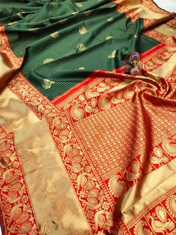 Green_Embellished_Banarasi_Jacquard_Saree_(Green)